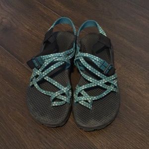 Chacos !